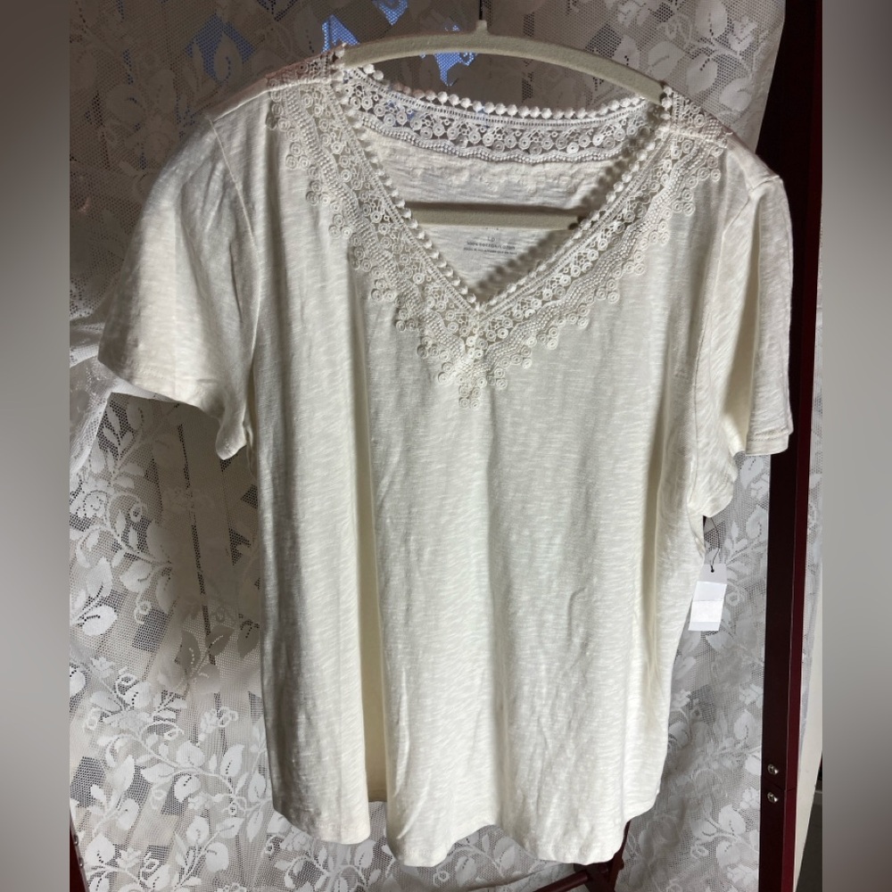 Talbots NWT fancy white v-neck T lace trim neckline